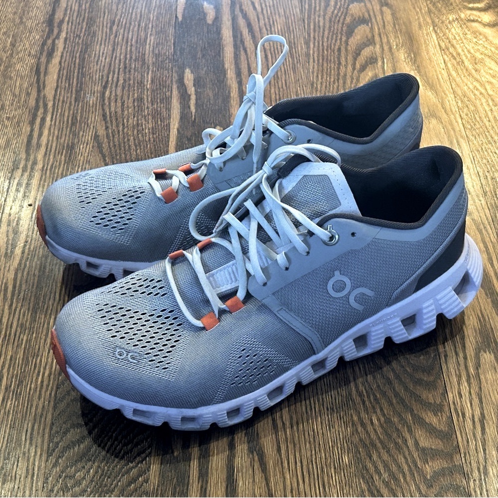 EUC On Running Cloudtec Helion shoes
